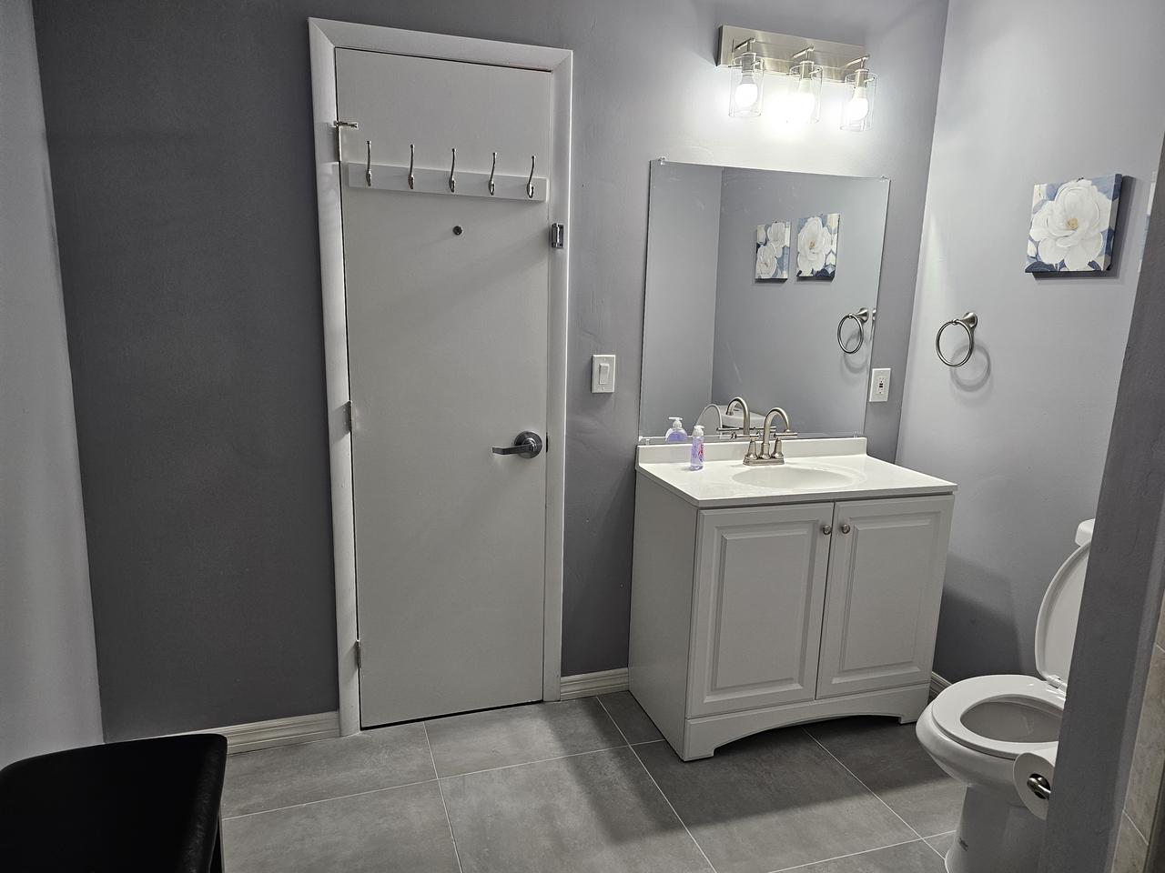 Profile photo 7 of 11