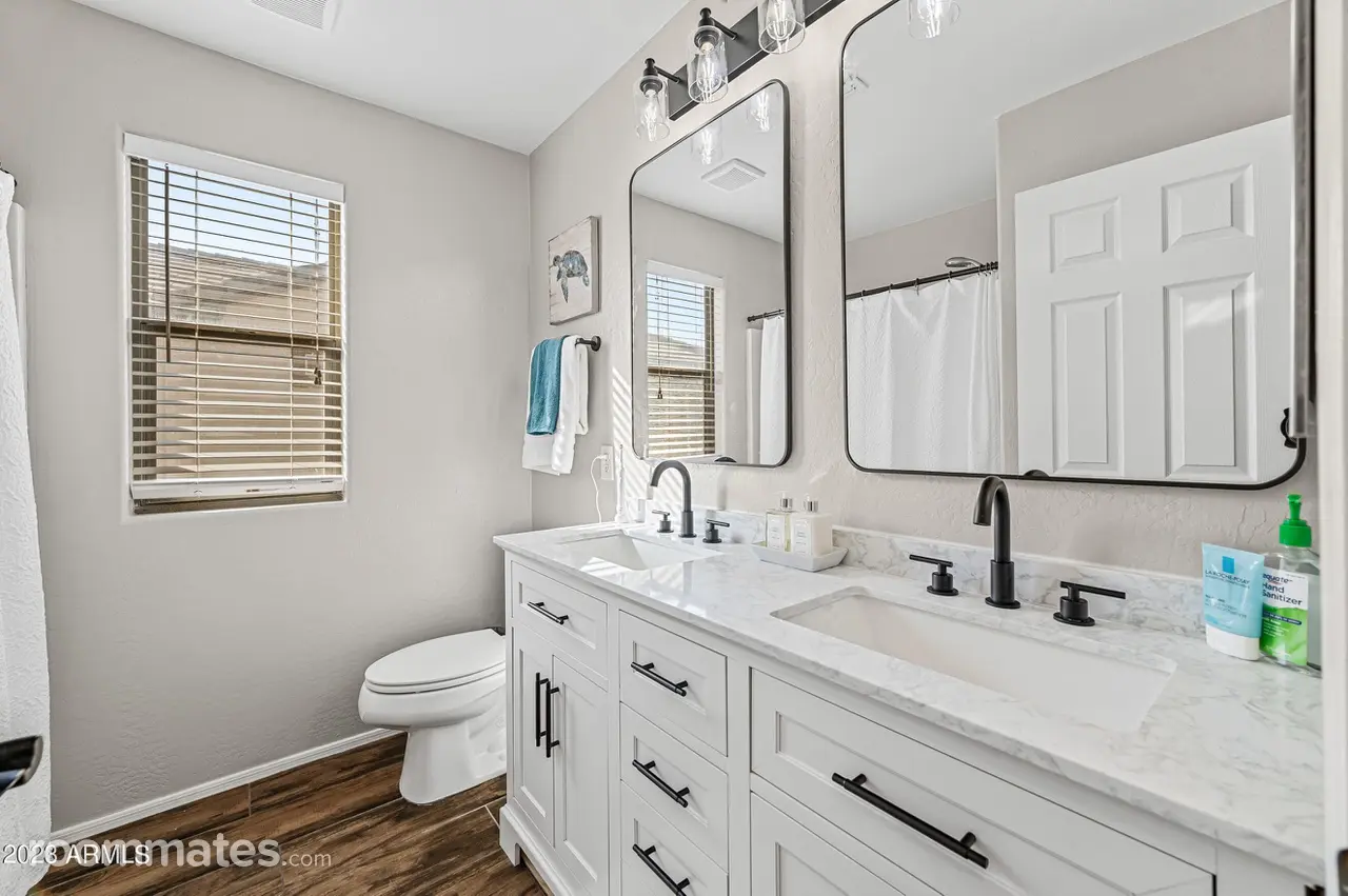 Profile photo 9 of 11