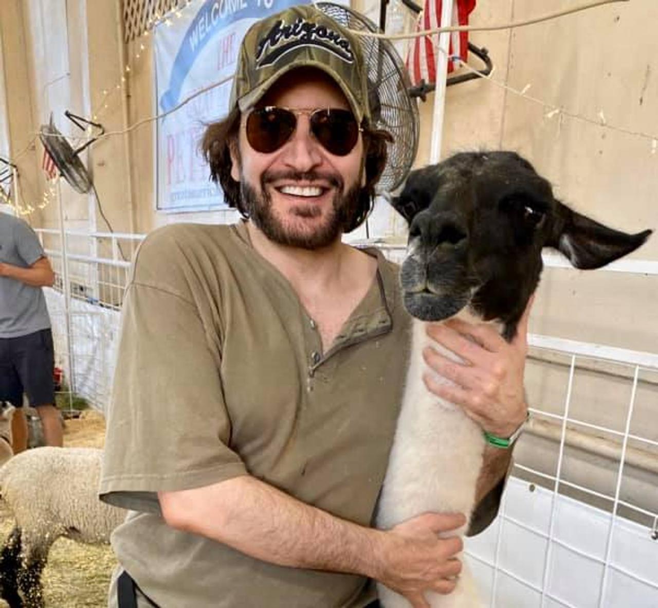 Profile photo 11 of 11