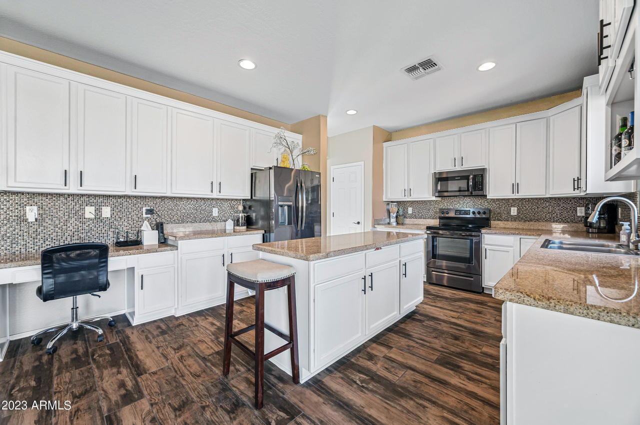 Profile photo 6 of 11