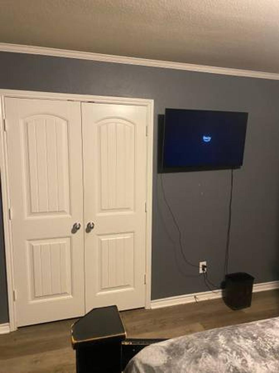 Profile photo 2 of 4