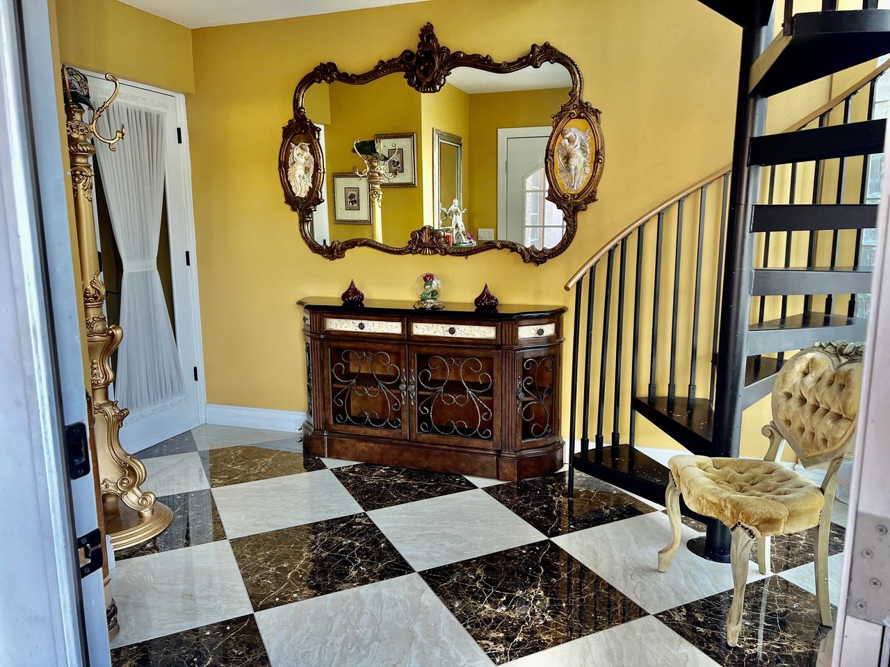 Profile photo 8 of 12