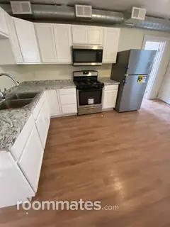 Room for rent in Manchester, NH $1020, house