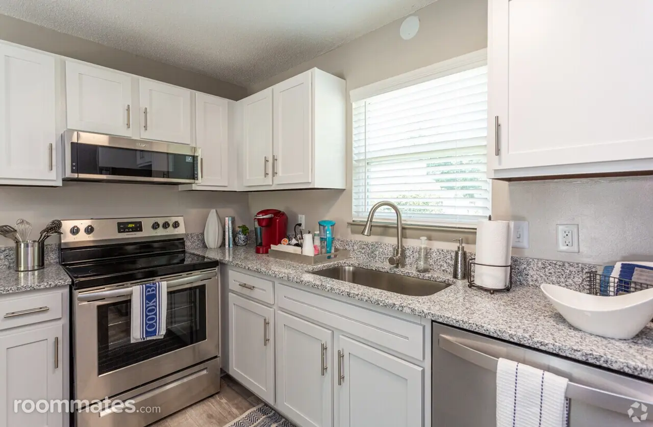 Profile photo 3 of 4