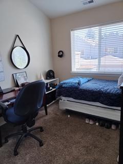 Room for rent in Tualatin, OR $800, townhouse