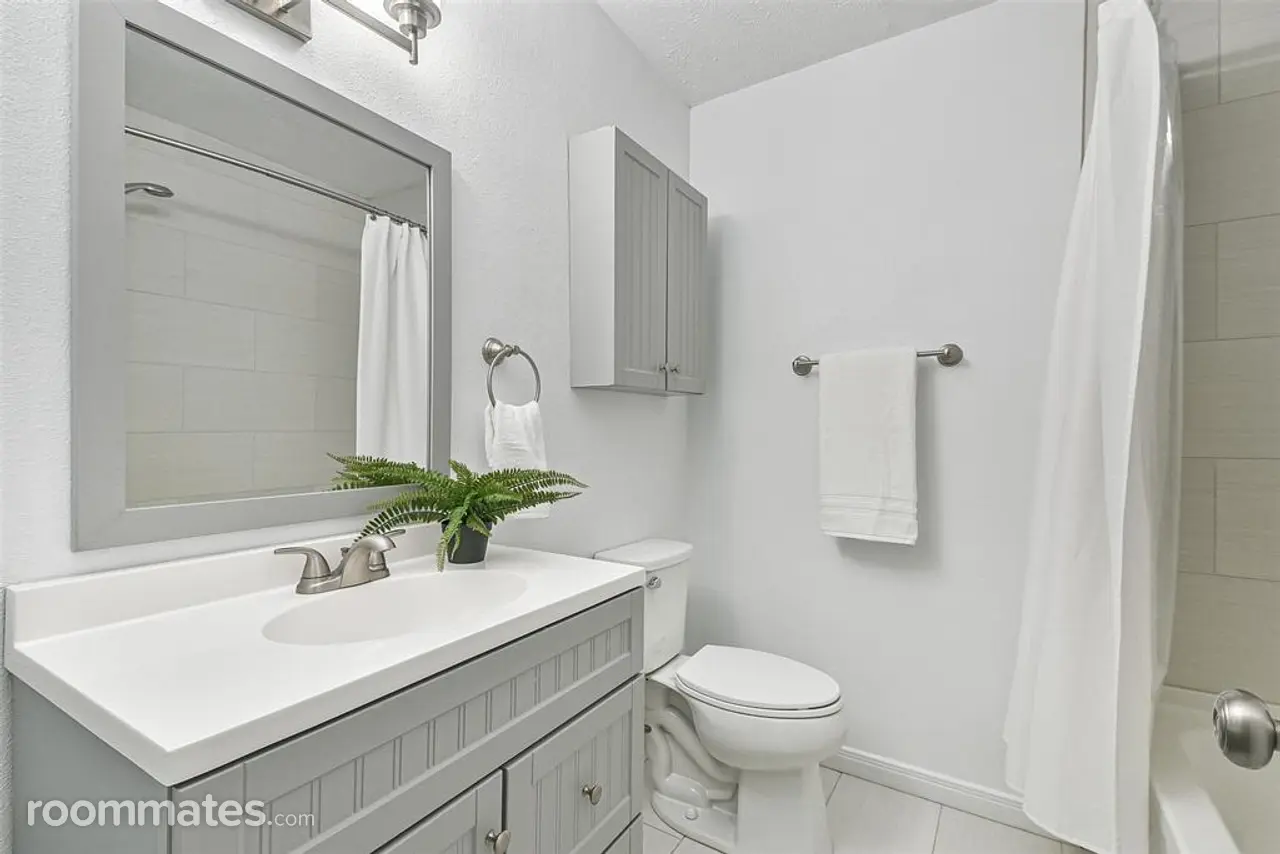 Profile photo 2 of 9