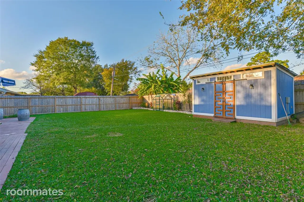 Profile photo 7 of 9