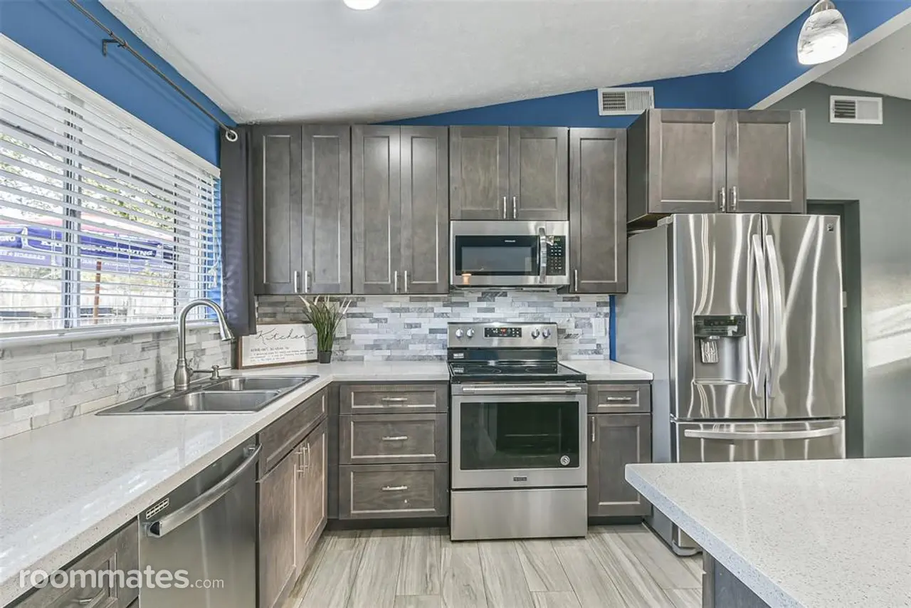 Profile photo 6 of 9