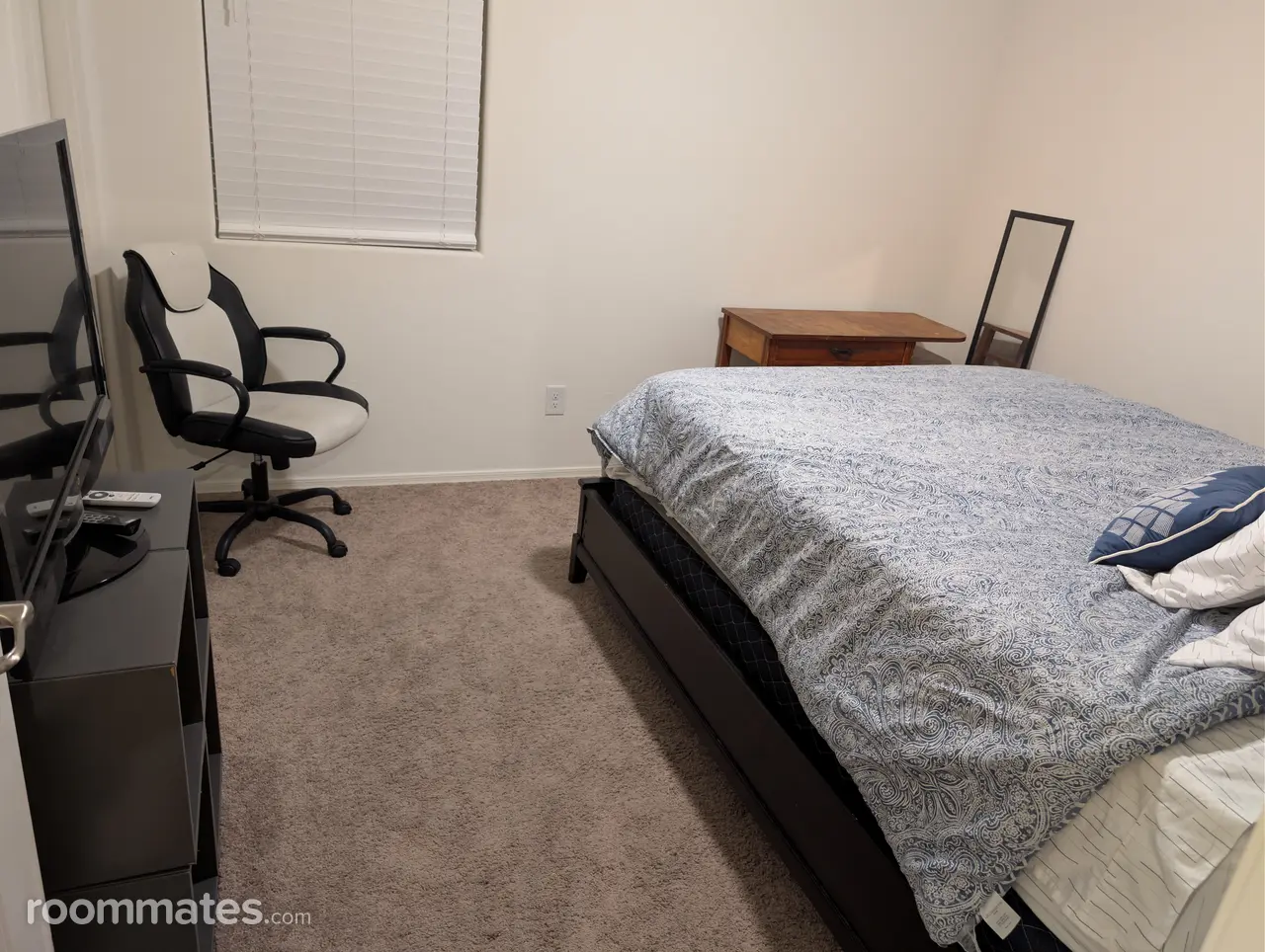 Profile photo 1 of 10