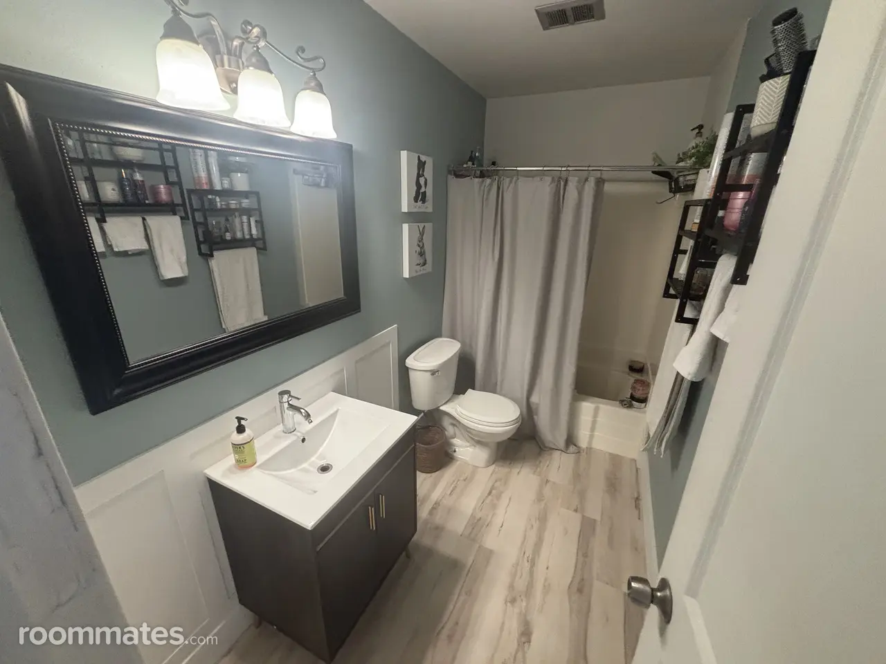 Profile photo 3 of 9