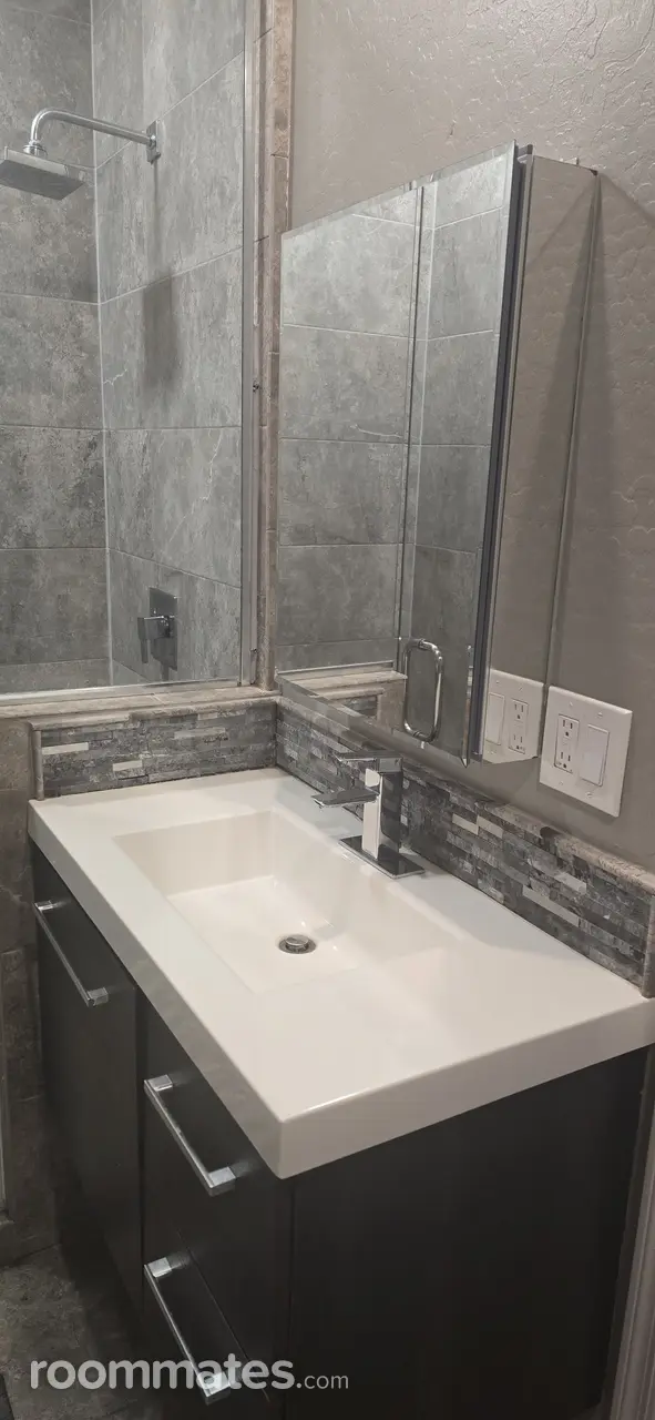 Profile photo 3 of 11