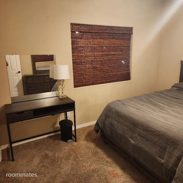 Room for rent in Chandler, AZ $950, house