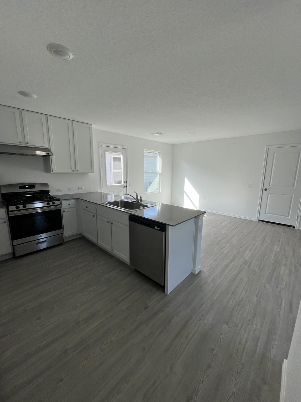 Profile photo 8 of 11