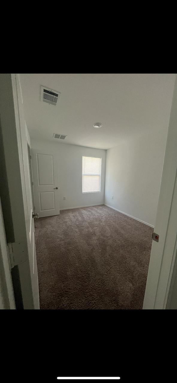 Profile photo 7 of 11