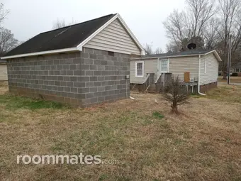 Room for rent in Haw River, NC $900, house