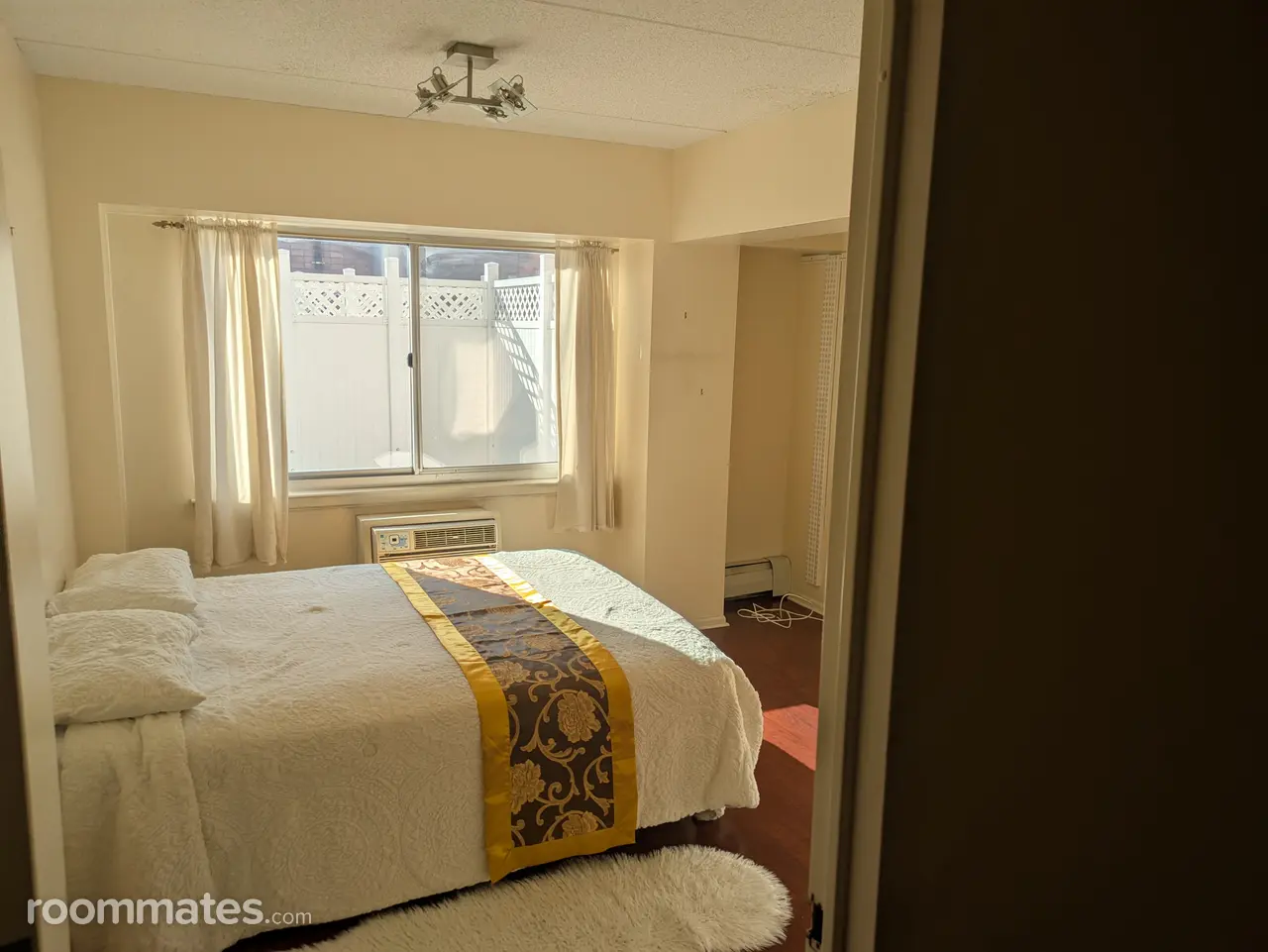 Profile photo 3 of 10