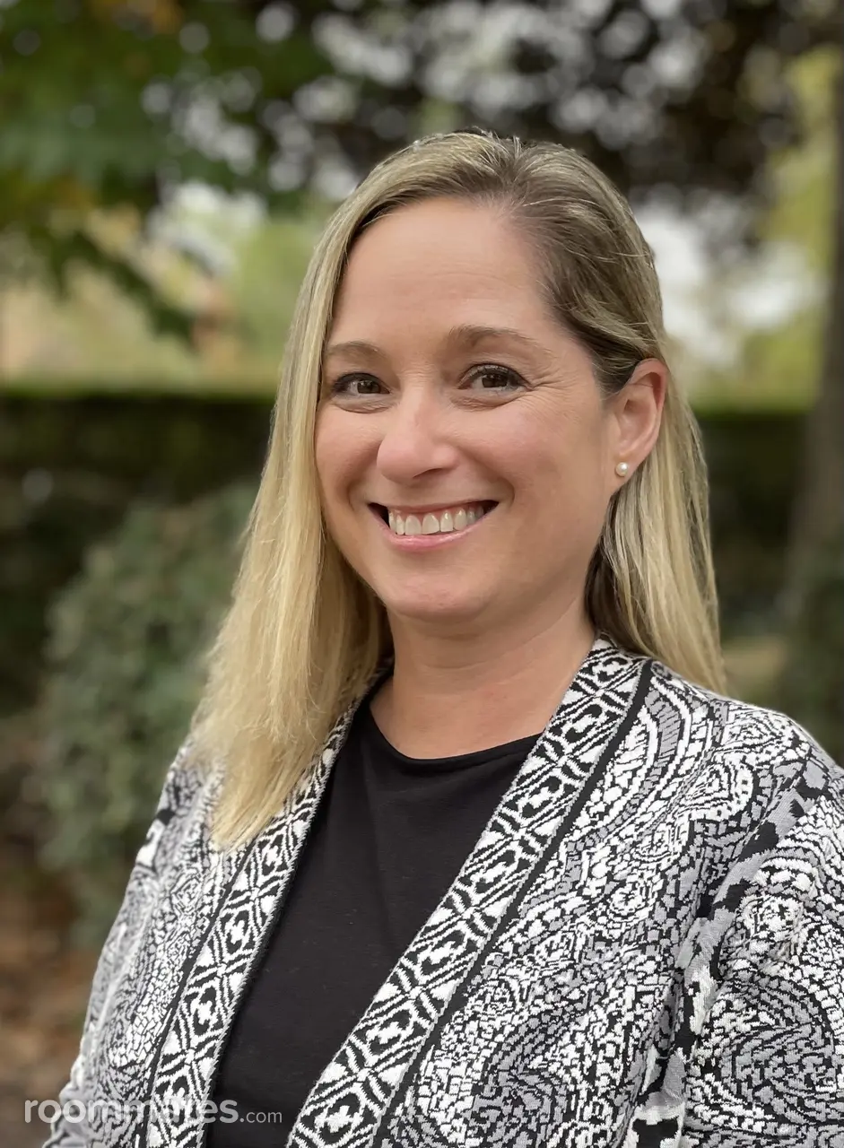 Profile photo 1 of 1