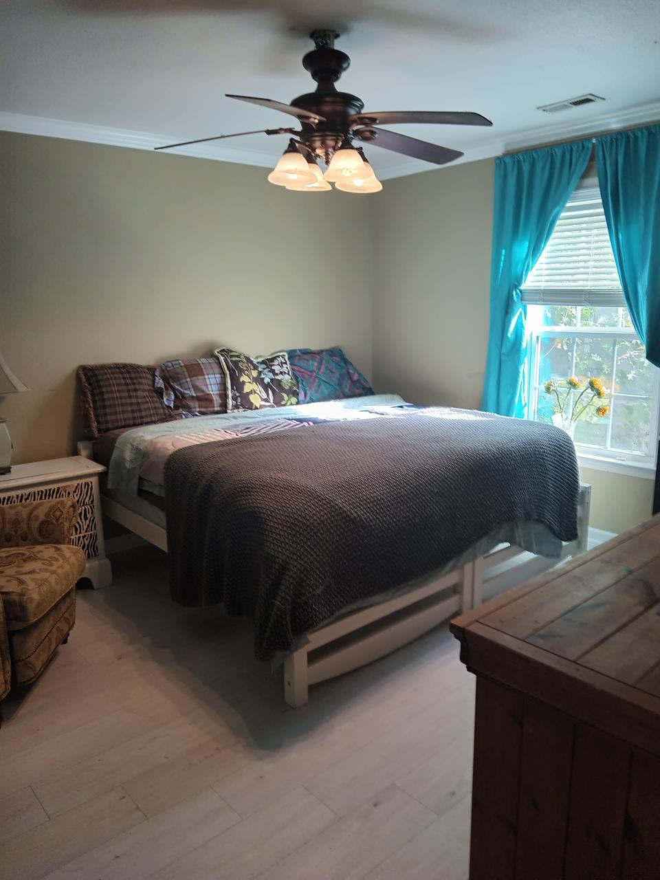 Profile photo 1 of 2