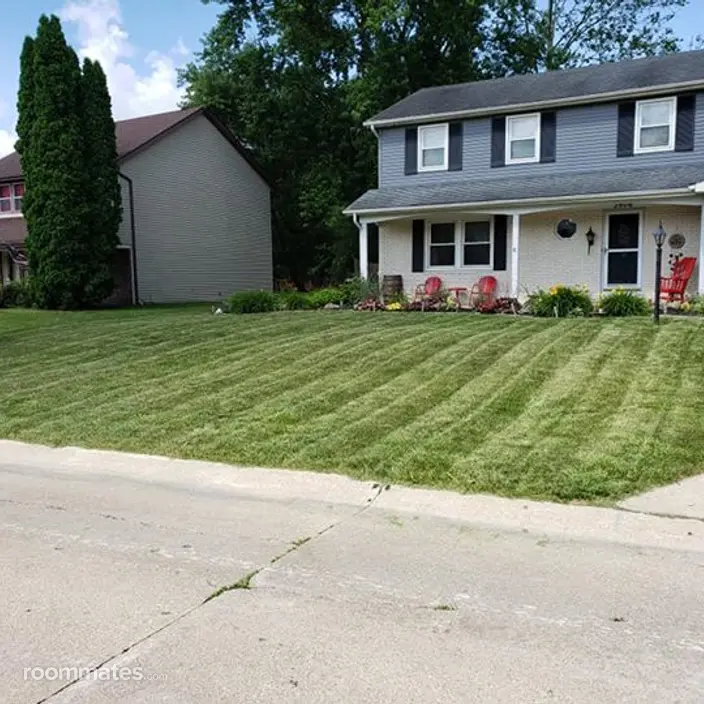Room for rent in Fort Wayne, IN $800, house