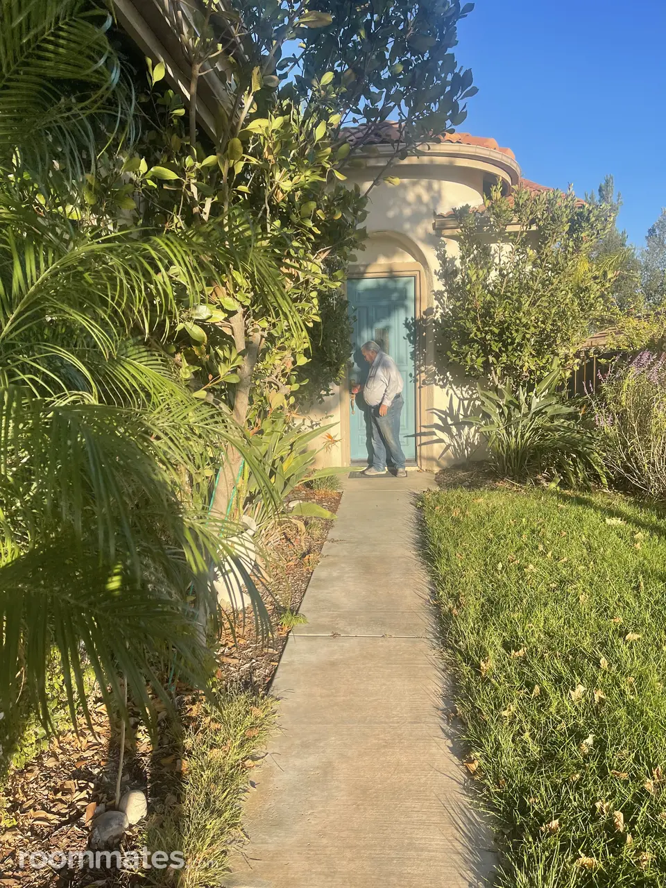 Profile photo 1 of 4