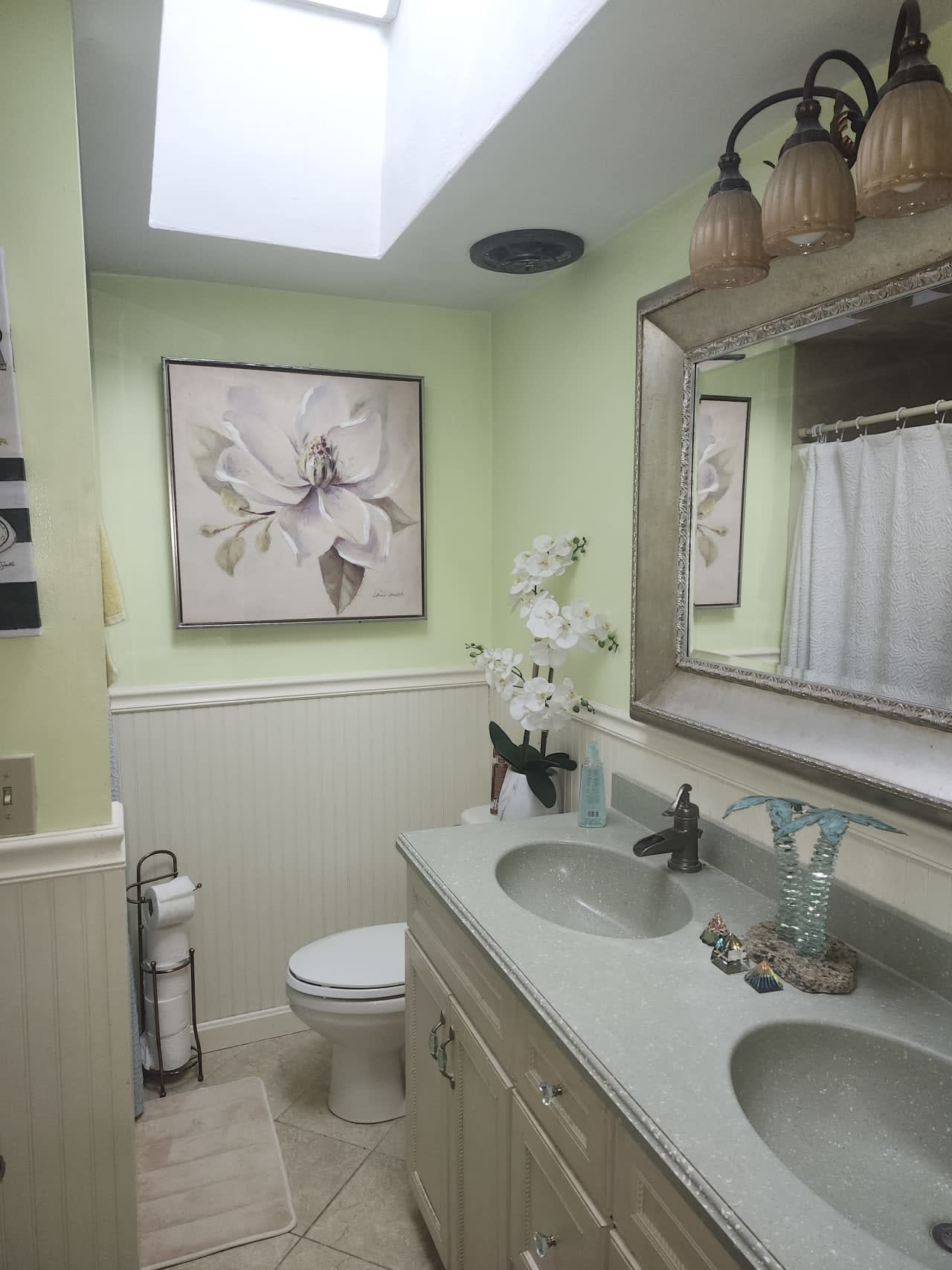 Profile photo 1 of 10