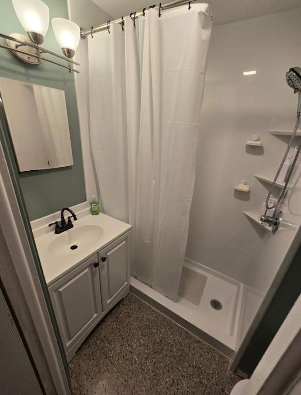 Profile photo 9 of 12