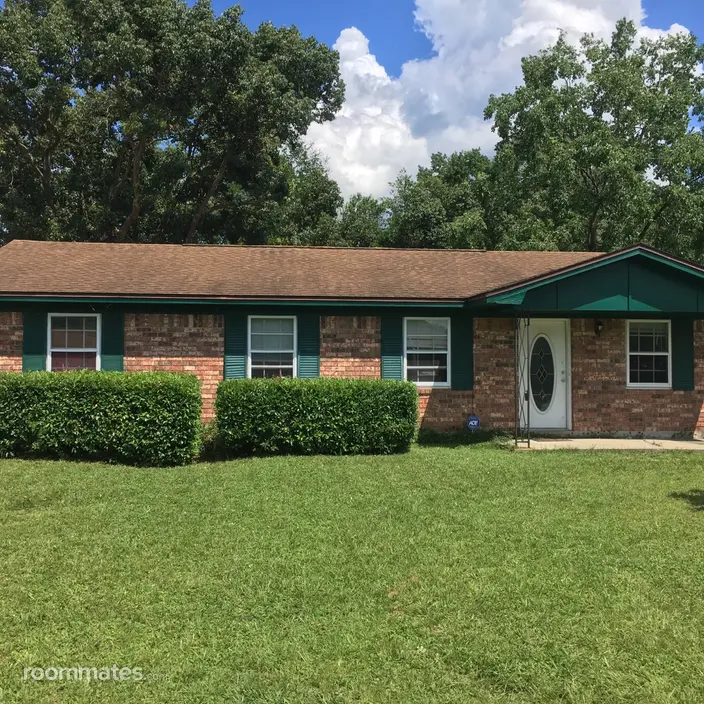 Room for rent in Pensacola, FL $550, house
