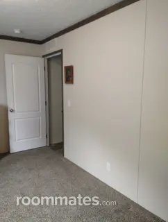Room for rent in Belleville, MI $900, house