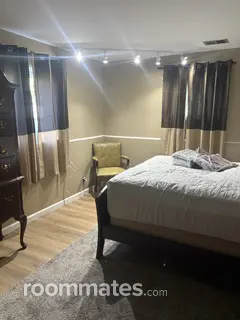 Room for rent in Indianapolis, IN $700, house