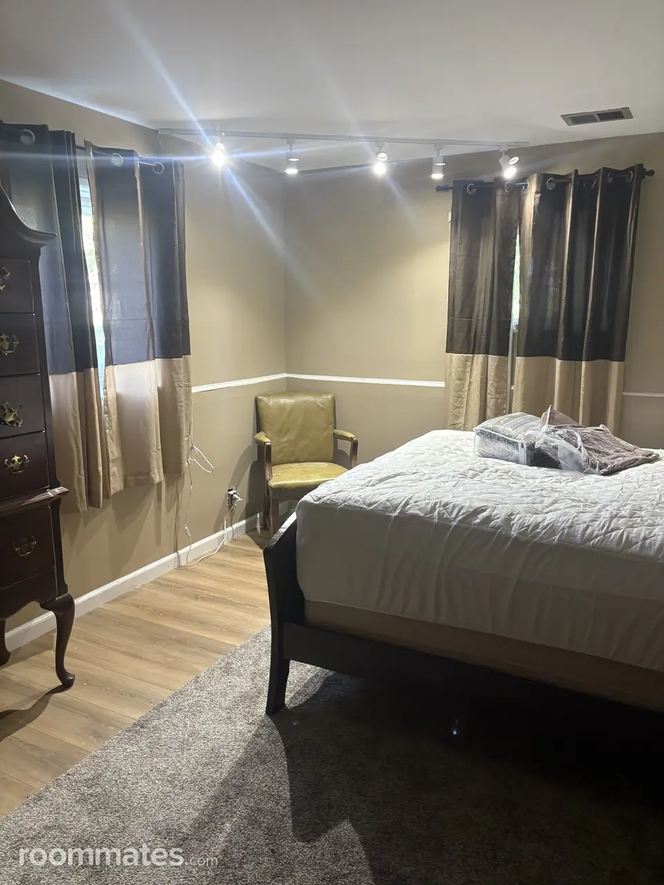 Profile photo 7 of 20