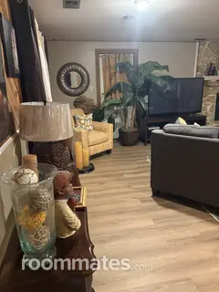 Room for rent in Indianapolis, IN $700, house