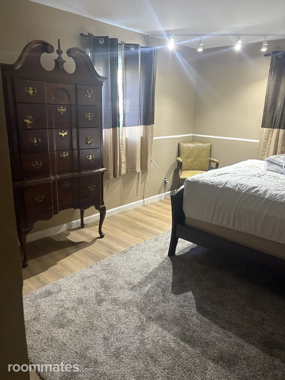 Profile photo 19 of 20