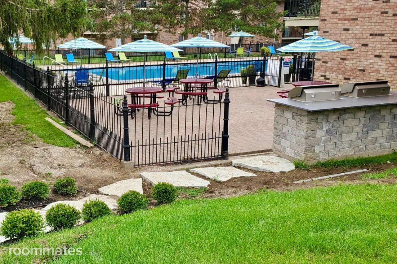 Profile photo 2 of 3