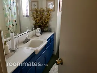 Room for rent in Los Angeles, CA $800, condo