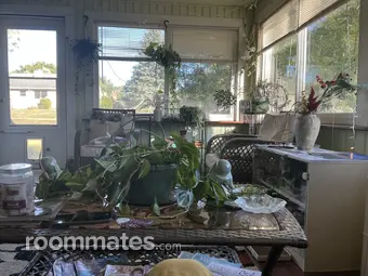 Room for rent in North Canton, OH $600, house