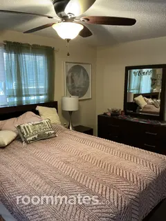 Room for rent in North Canton, OH $600, house