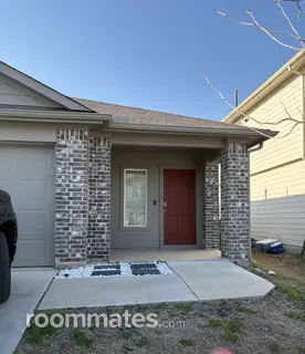Room for rent in Uhland, TX $725, house