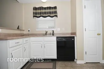 Room for rent in Indianapolis, IN $850, house