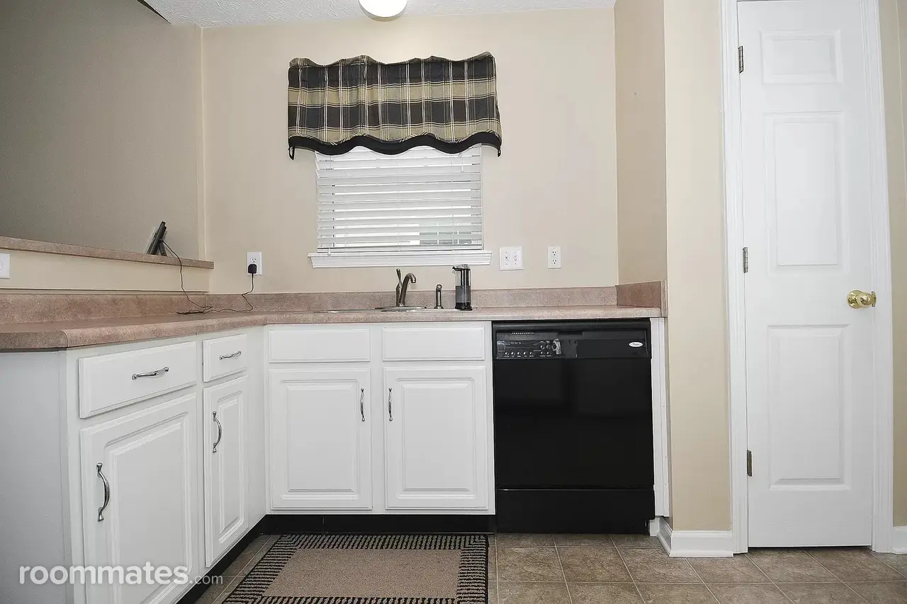 Profile photo 7 of 10