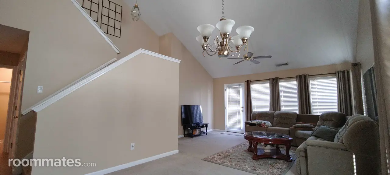 Profile photo 5 of 10