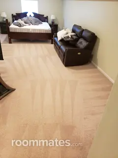 Room for rent in Jacksonville, FL $1200, house