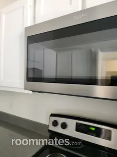 Room for rent in Raleigh, NC $800, townhouse
