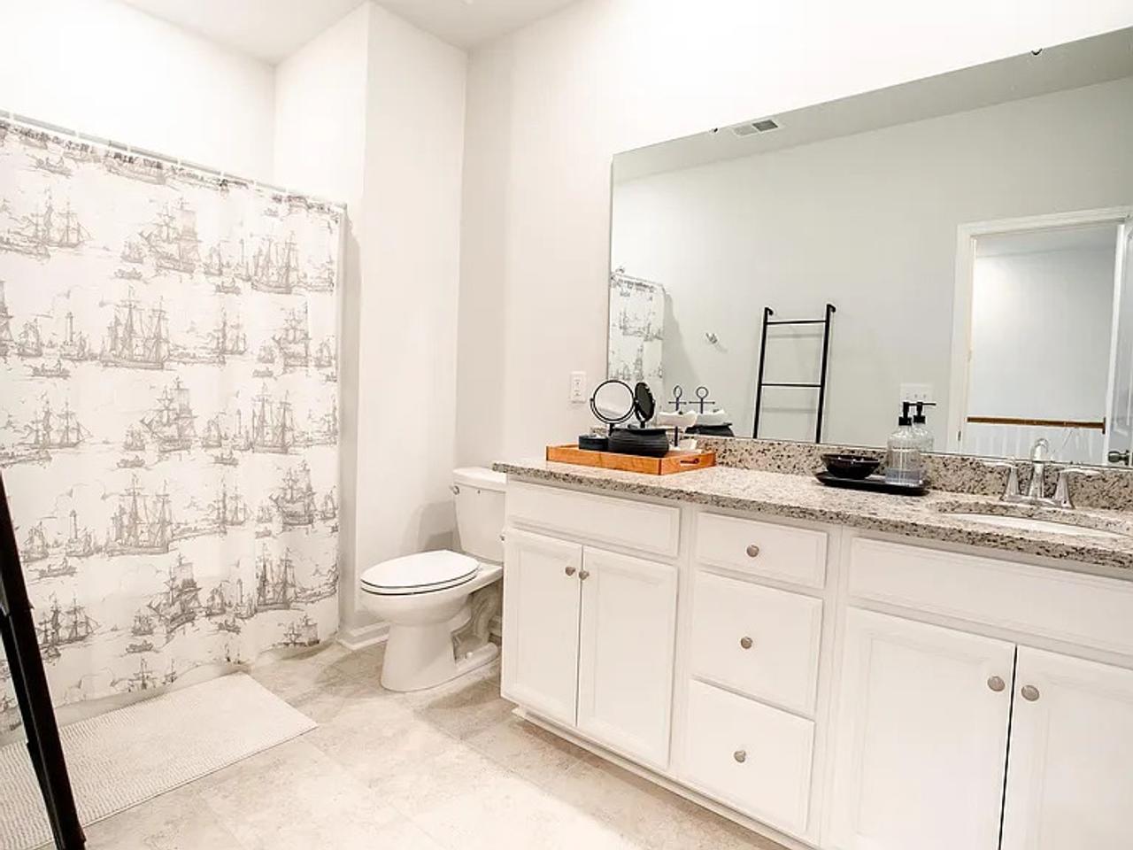 Profile photo 1 of 9