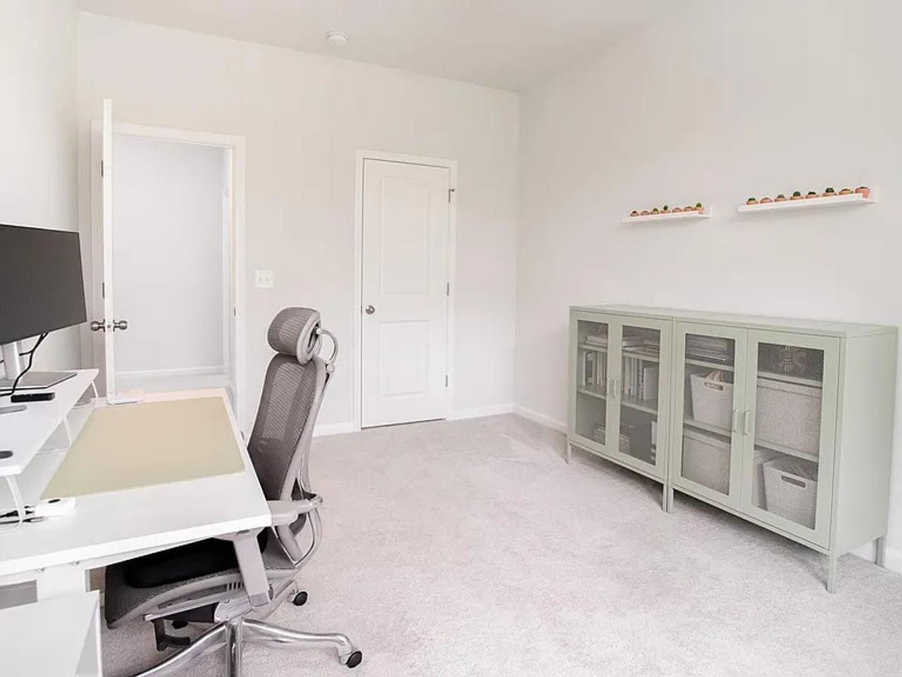 Profile photo 5 of 9