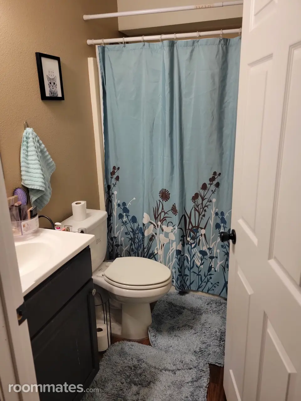 Profile photo 3 of 4