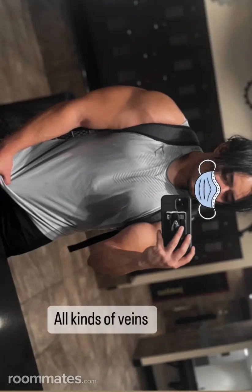 Profile photo 6 of 6