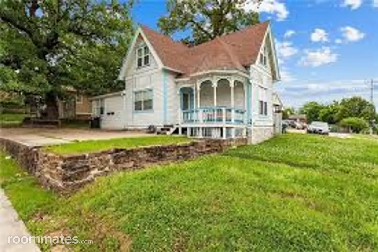 Profile photo 1 of 3