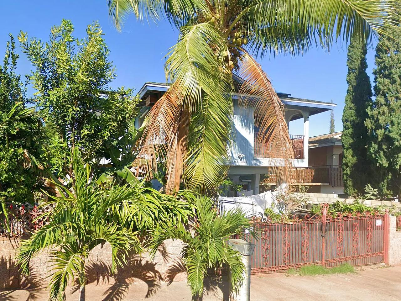 Profile photo 1 of 2