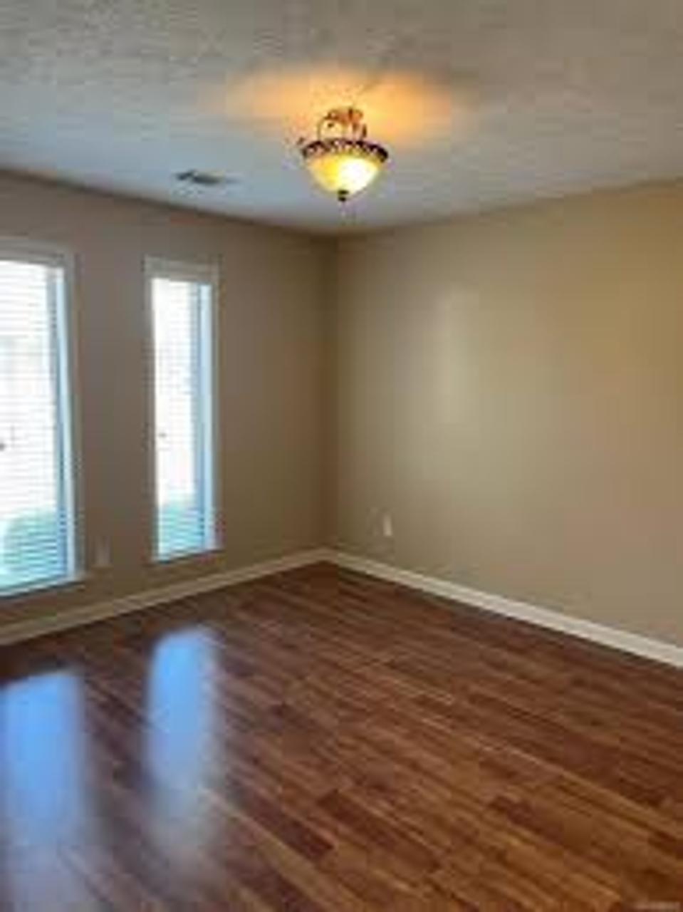 Profile photo 4 of 11