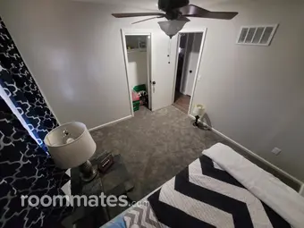 Room for rent in Overland Park, KS $1000, house